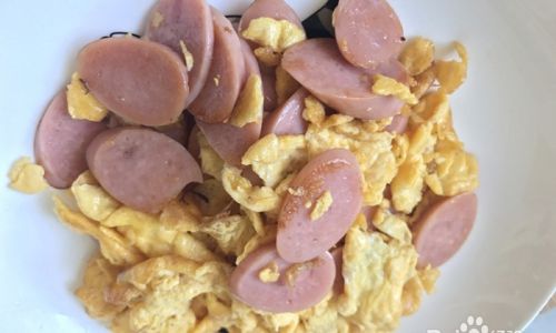 Mastering the Art of Making Scrambled Eggs with Sausage