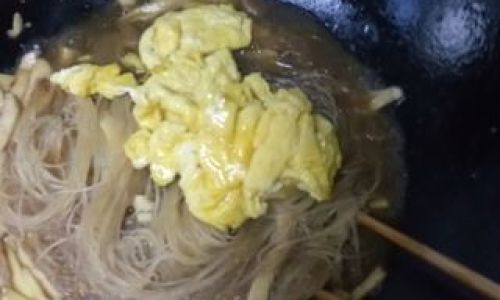 Mastering the Art of Making Scrambled Eggs with Glass Noodles