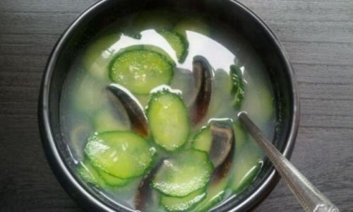 How to Make Cucumber and Century Egg Soup:A Step-by-Step Guide