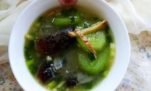 How to Make Cucumber and Century Egg Soup:A Step-by-Step Guide