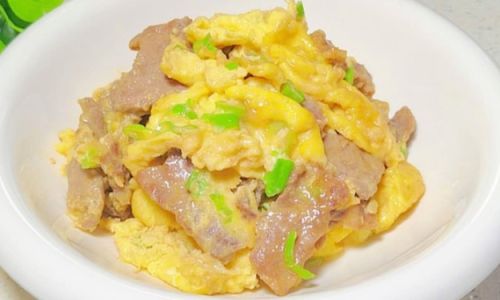 Mastering the Art of Making Silky Stir-Fried Beef with Eggs