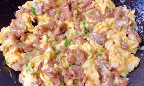 Mastering the Art of Making Silky Stir-Fried Beef with Eggs