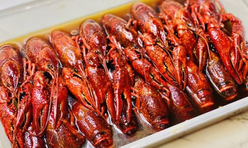 Mastering the Art of Preparing Chilled Lobster with Hua Diao Wine