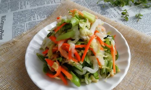How to Make Delicious Pickled Carrot Relish