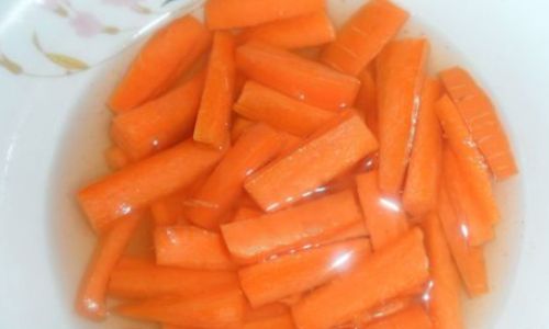 How to Make Delicious Pickled Carrot Relish