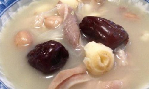 How to Make a Delicious Red Date Pork Tripe Soup