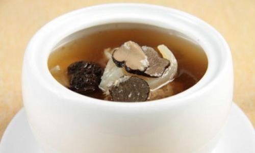 How to Make a Delicious Black Truffle Chicken Soup