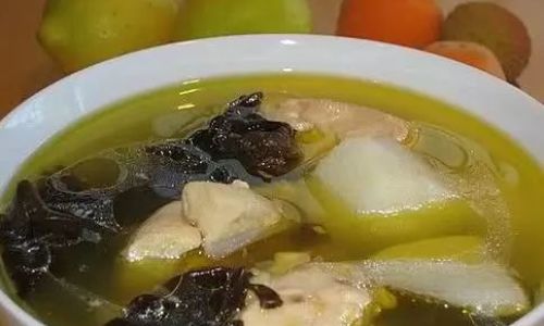How to Make Black Fungus Pig Tail Soup:A Culinary Delight with Health Benefits