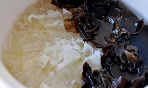 How to Make Black Fungus Pig Tail Soup:A Culinary Delight with Health Benefits