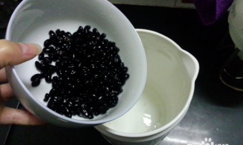 How to Make Delicious and Nutritious Black Bean Milk