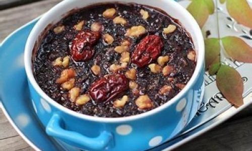 How to Make Black Bean,Jujube,and Longan Porridge