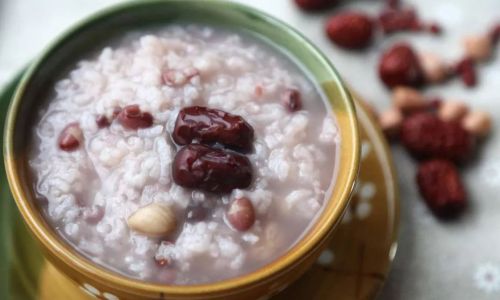 How to Make Black Bean,Jujube,and Longan Porridge