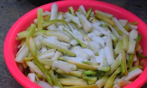 Mastering the Art of Making Delicious Pickled Dried Radish