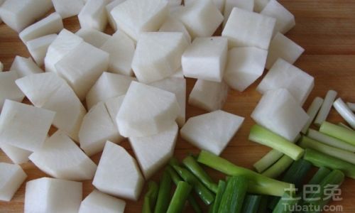 Sharing the Art of Pickling Daikon Radish