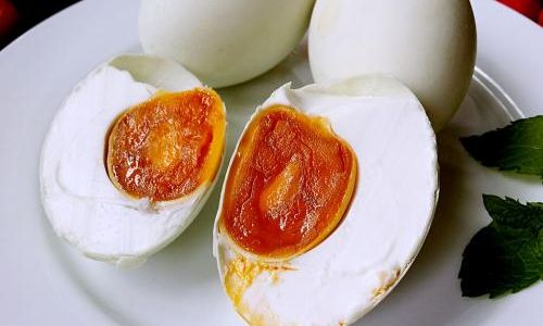 Addressing the Issue of Stale Water Used for Pickling Salted Duck Eggs