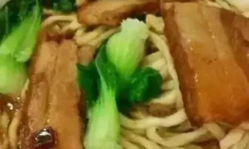 How to Make a Delicious Braising Sauce for Preserved Meat Noodles:A Step-by-Step Video Guide