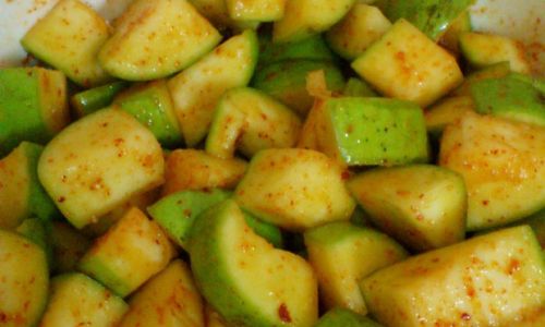 A Homemade Guide to Pickling Mangoes