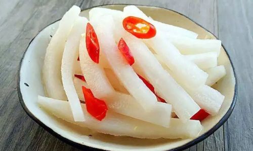 Mastering the Art of Pickling Daikon Radish Strips