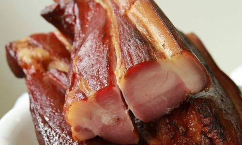 A Comprehensive Guide to Preserving Flavor:Traditional Methods for Making Preserved Pork Bacon)