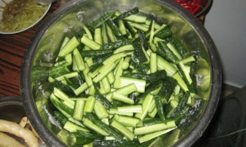 The Art of Pickling Cucumber Spears and Chili Peppers:A Comprehensive Guide