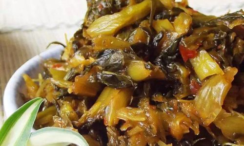 Can Pickles Turned Yellow Over Time Still Be Consumed?