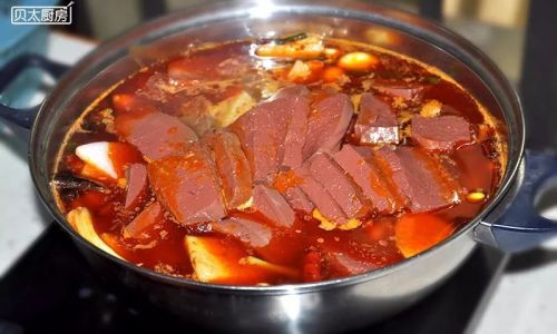 How Long Does It Take to Cook Duck in a Hot Pot?