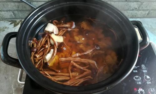The Best Ingredients to Pair with Duck for a Delicious Soup