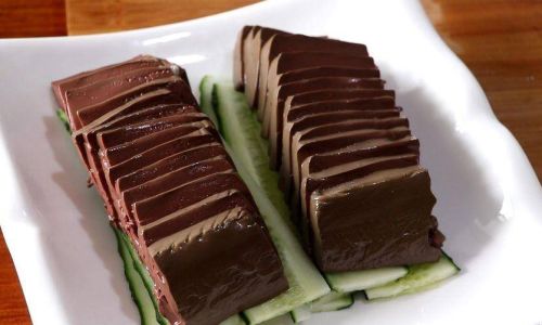 How to Make a Delightful Cold and Spicy Duck Blood Salad