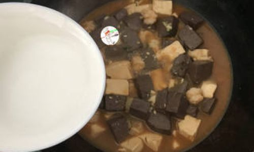 How to Make Duck Blood and Tofu Stew:A Culinary Delight