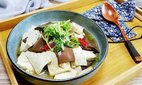 How to Make Duck Blood and Tofu Stew:A Culinary Delight