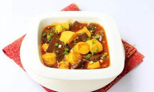 An Exploration of Duck Blood Dishes:Traditional and Innovative Cooking Methods