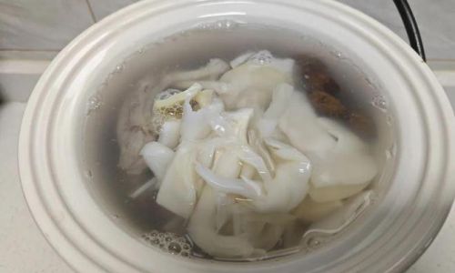 What to Add to Duck Soup for a Flavorful and Nutritious Delight