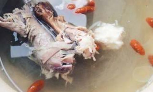 How to Make Duck Bone Soup:A Delicious and Nutritious Culinary Delight