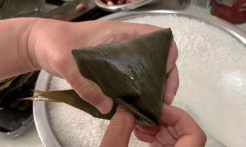How to Make Duck Egg Zongzi and How Long to Boil Them