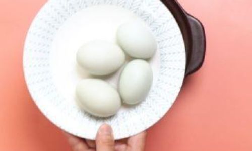 How Long Should You Boil Duck Eggs to Achieve Perfect Cookedness?
