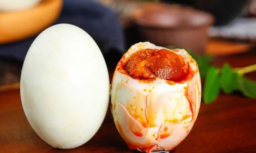 Mastering the Art of Boiling Duck Eggs for a Hardened Shell