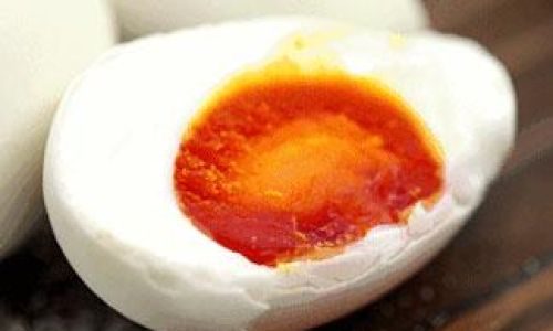 How Long Should Duck Eggs Be Steamed Over Water Until They Are Fully Cooked?