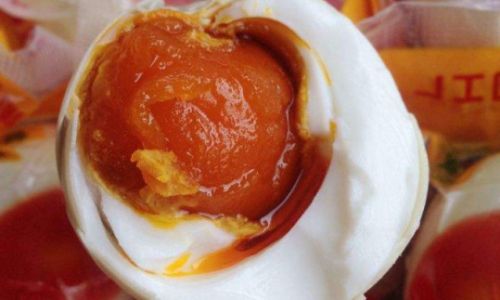 The Question of Edibility:Can You Consume Rotten and Dark-Centered Duck Eggs?