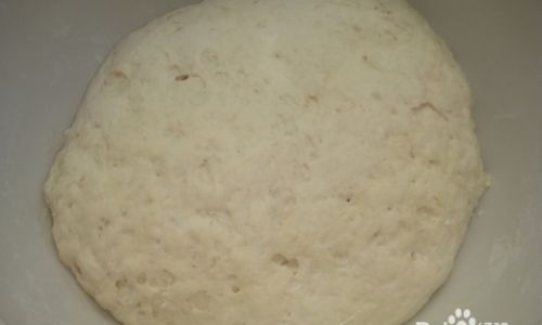 Crafting a Culinary Delight:The Art of Making Snow White Red Pouch Buns Filling