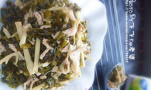 Mastering the Art of Cooking Shredded Pork with Pickled Mustard Greens