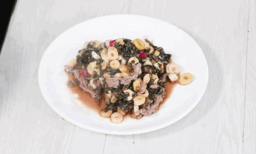 Stir-Frying Pork Shreds with Potherb Mustard:A Culinary Delight