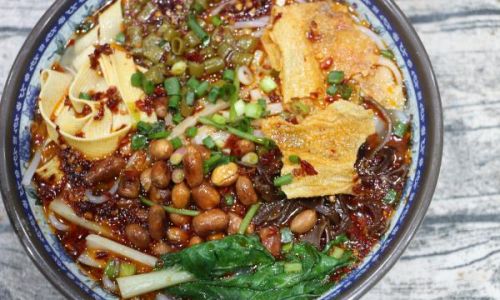 Learning the Authentic Art of Making Luosifen:Where to Seek the Best Instruction
