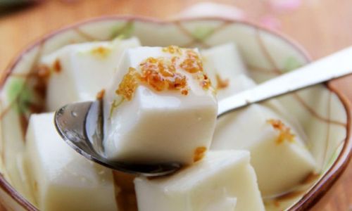 Mastering the Art of Almond Tofu Almond Jelly)Making