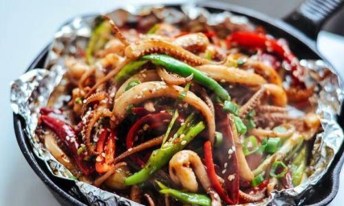 Sharing Culinary Tips for Stir-Frying Stir-Fry Squid with King Oyster Mushrooms