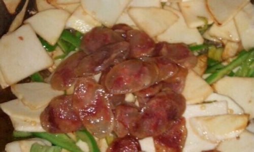 Mastering the Art of Stewing Meat with Fresh Bamboo Shoots:A Culinary Delight