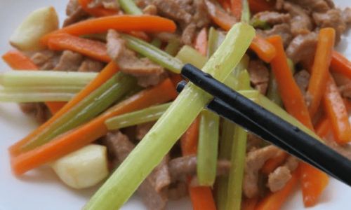How to Stir-Fry Fresh Pork for a Tender and Delicious Dish