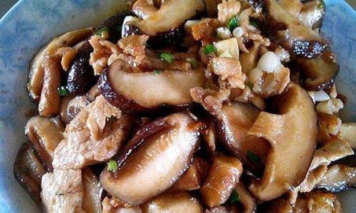 The Misconception of Blanching Fresh Shiitake Mushrooms Before Stir-Frying:A Culinary Exploration