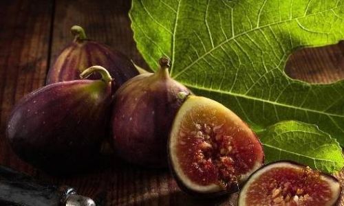 How to Make Fresh Fig-Infused Water:A Simple and Nourishing Guide