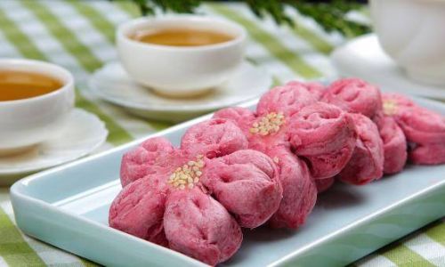 How to Cook with Fresh Peach Blossoms