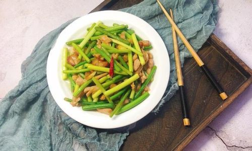 How to Preserve Fresh Garlic Scapes and Keep Them Delicious